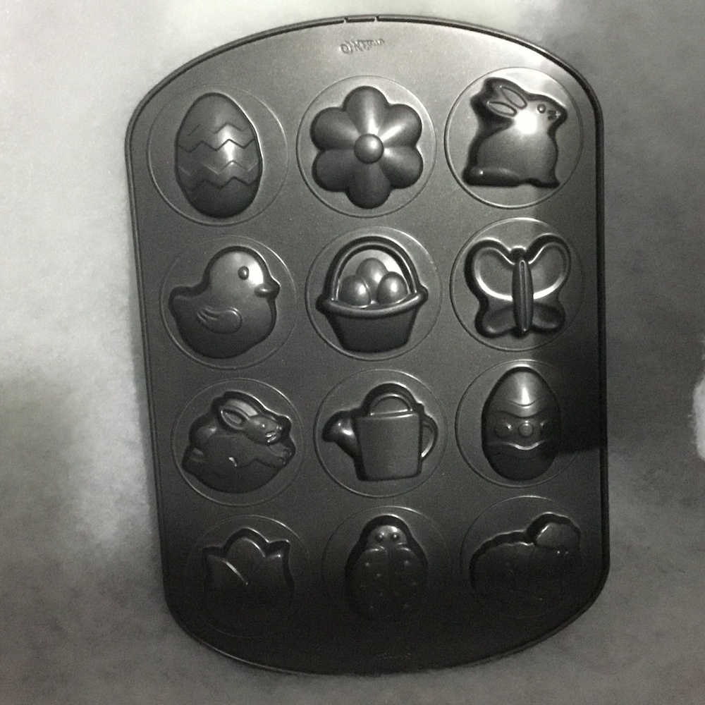 Wiltons baking mold for Easter. Baking mold, Wiltons cake pan, ladybug pan,